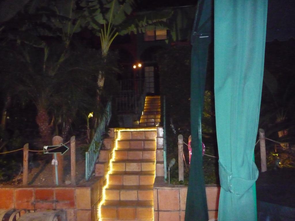 Woodland Hills Calabasas Guesthouses Λος Άντζελες Εξωτερικό φωτογραφία