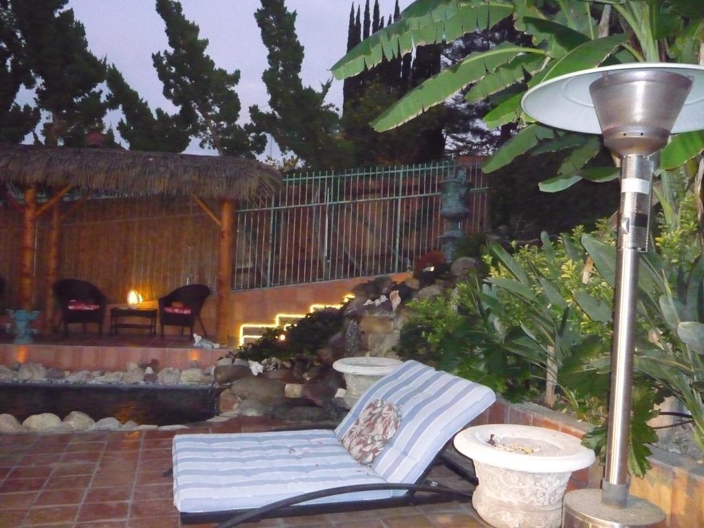 Woodland Hills Calabasas Guesthouses Λος Άντζελες Εξωτερικό φωτογραφία