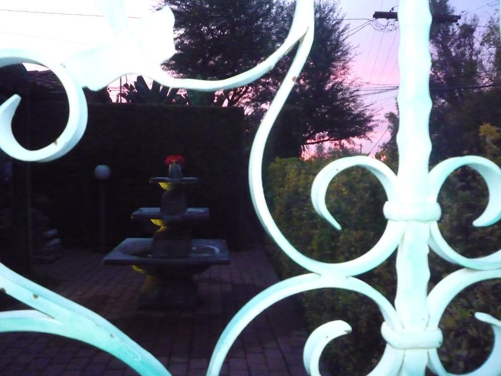 Woodland Hills Calabasas Guesthouses Λος Άντζελες Εξωτερικό φωτογραφία